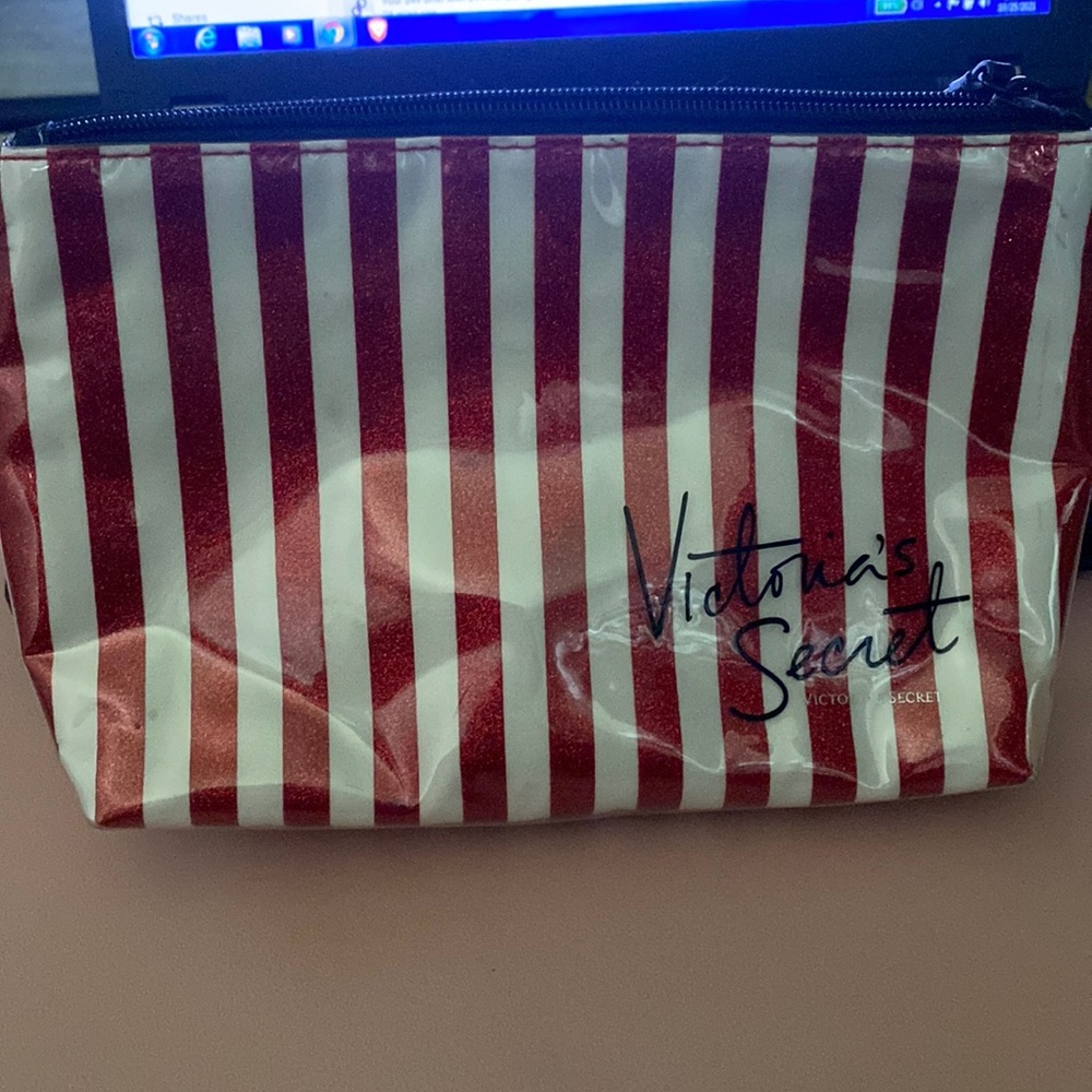 EUC Victoria’s Secret make up bag